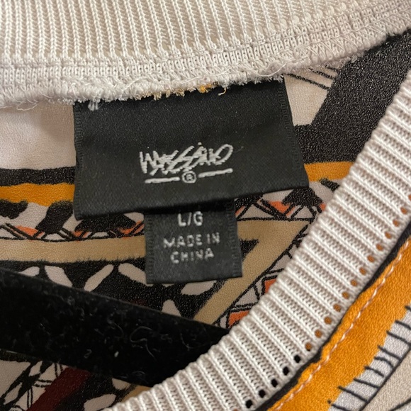 White tank top with small zipper back. Size L. - Picture 2 of 2